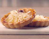 Tartes pequenas com peras, Appenzeller®, mel e rosmaninho